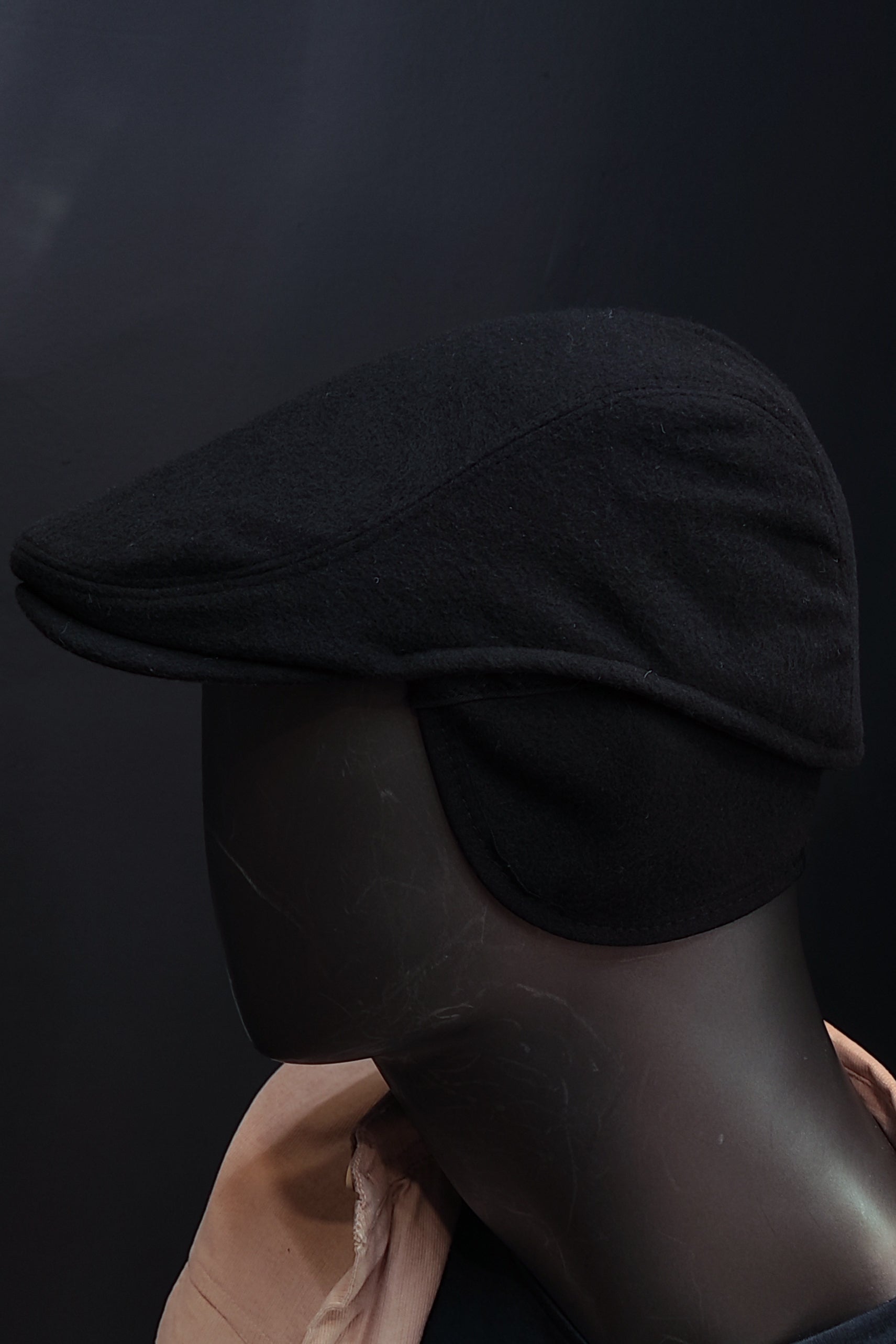 Kulak Korumalı Kaşe Kasket - Siyah